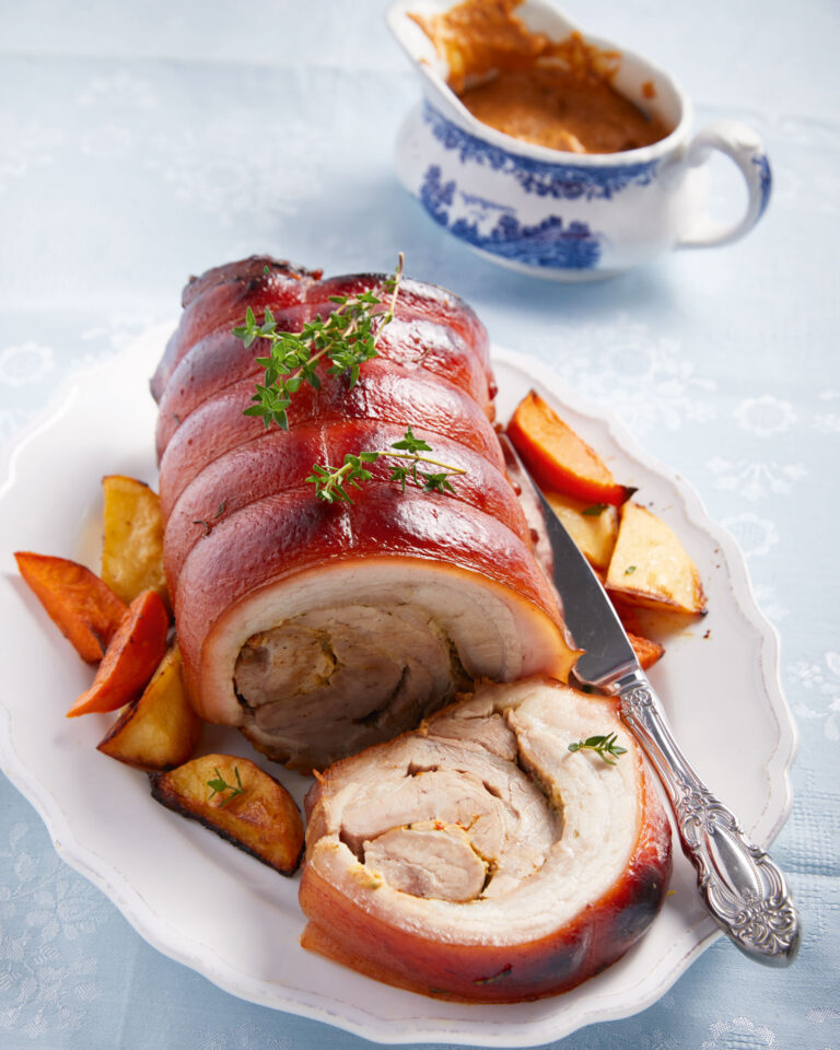 porketa-se-rolo-me-krasi-kai-aromatika